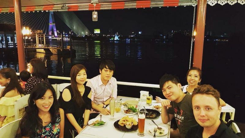 Saturday dinner by the river with the couples :) it was nice seeing you guys. @iamnatchamas