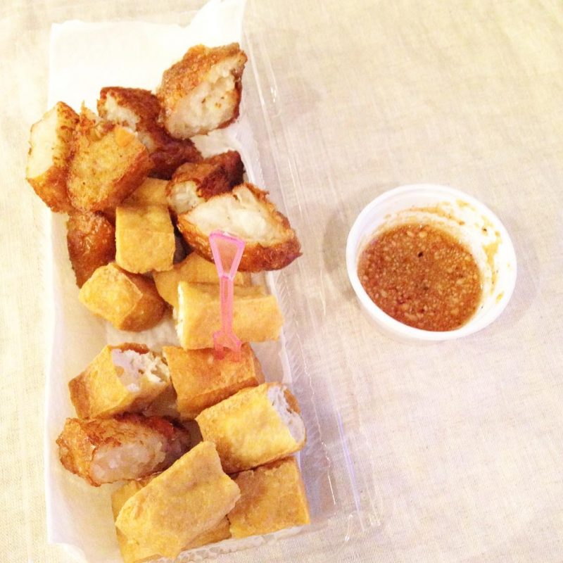 The fried tofu and radish set is my favorite  snack at the event :)