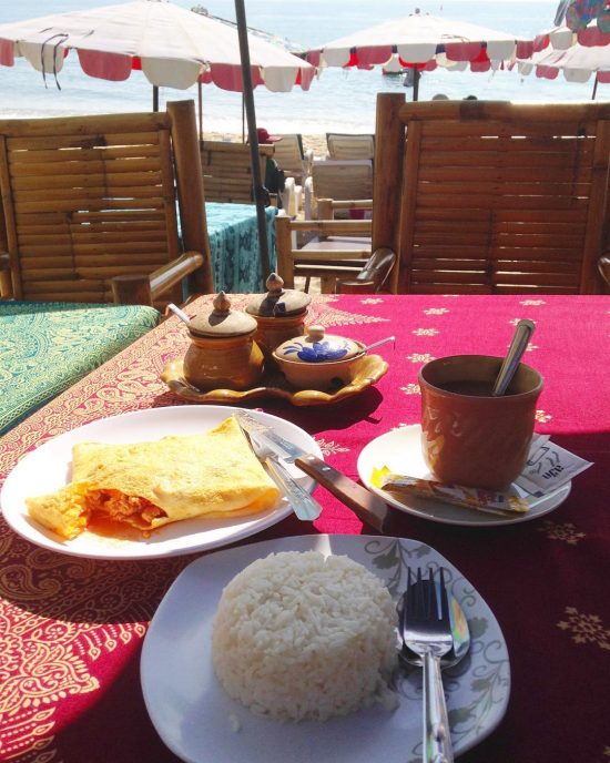 Simple breakfast by beach, all I need for my ❤️is "You". 😘😍@armyxxl #serebiifoodjournal #islandlife 🌴