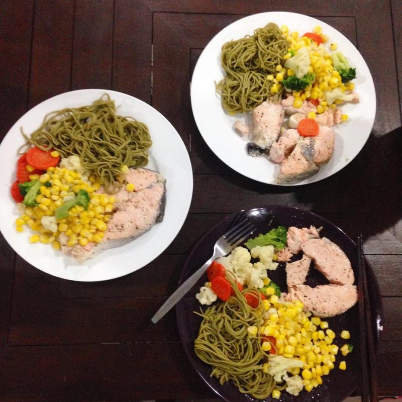 Salmon steak with green tea noodles and veggies for @armyxxl @nope_404 @serebii15 So much food! Lol 😂😍😘🌴#serebiifoodjournal