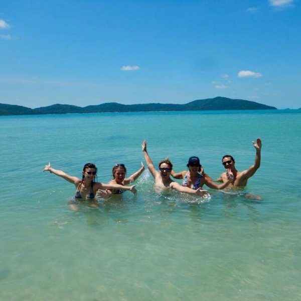 Last Thursday my family and I went to Madsum island with @samui_sail_surf_and_sup 's catamaran. It was a great trip. it was actually my first experience on catamaran. I didn't get a seasick! 😊 yay! The island was super clean and very nice. There is one hotel and a couple of families live there. It wasn't far from Samui (45 mins - one hour by catamaran)  I really enjoyed it. Our captain, Arn was very good. Everybody was happy about the trip. Next time when we go there, we wanna bring SUP, it's a perfect place for SUP.... The last picture was another highlight of the trip was the gecko that came with us on catamaran. Lol he is still alive. Haha. .
.
.
#girlonsamui #islandlife