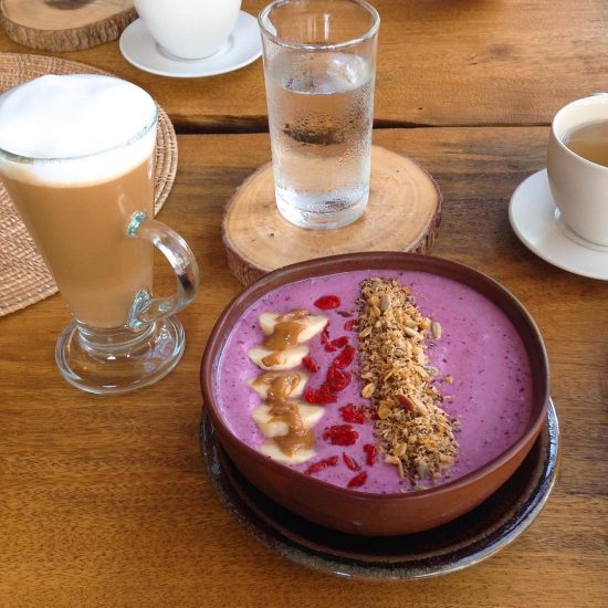 Good morning ☀️😃 I just had super smoothie bowl at wild tribe cafe. It's yummy. Markus and I come here so often now. 😍💕