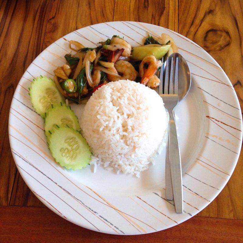 Pad krapoaw goong with rice