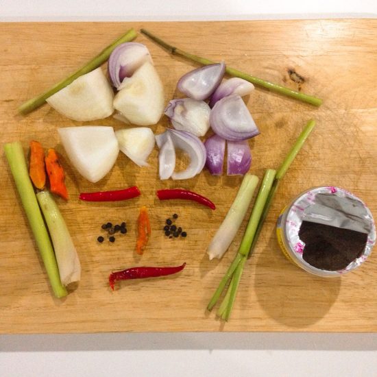 I made my own 🌶 chili paste for the first time. I didn't have mortar and pestle ครก. Using a food processor also worked well. Thank you to my yogi friend, Ting for sharing the recipe. Today Markus helped me cook 👨‍🍳 dinner.  We made spicy stir fried veggies, tofu and chicken. It was very good. With my chili paste, I didn't have to add any extra sauce in it. Let me know you want this recipe.