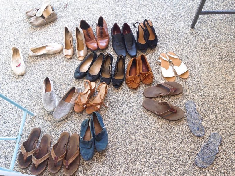 I wish i could to get rid of them easily. I love my shoes 👠. Today I unpacked one of shoe boxes and found that some of my favorite shoes were broken. I was so sad and finally I had to throw them out.  Everything is temporary. "The fewer things we own, the happier we are." Every time I move to a new place, I have to pack up my stuff. I always have a trouble with packing because I have too many things. I told myself from now on I will try to own less personal things! 😜😀😃🏡