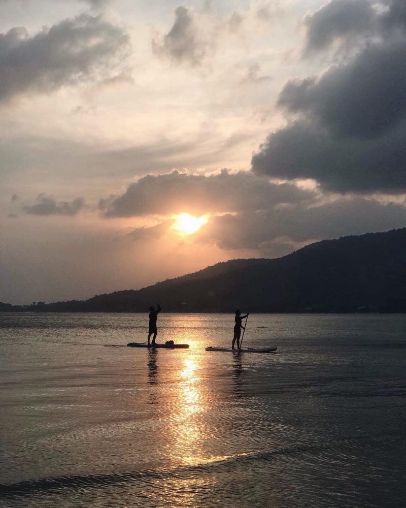 It was difficult to paddle back to the beach cos the wind was very strong. We were fighting so hard to make it back. It was very challenging and a good workout. I'm going to be sore tomorrow. 📸 @victorfigol