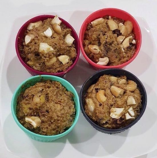 Steamed Oatmeal banana muffins in the rice cooker. Ingredients: oatmeal flour, eggs, dates, cashew nuts, flaxseeds, banana, coconut oil, baking powder, baking soda, salt, lime juice...... @adamantgirl finally I got a chance to use the wedding gift from you. Love it 😍 thank you again.