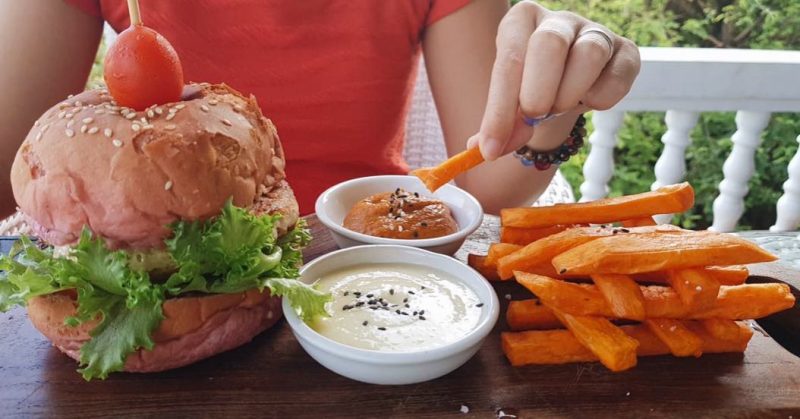 Pink salmon burger with baked sweet potato 🍠 fries 🍟