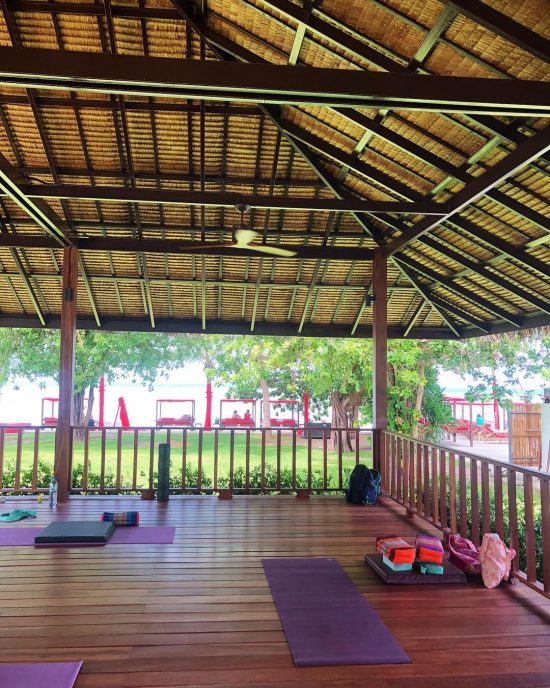 Morning! This morning I dropped my husband off at the beach as he is going to SUP in Lamai. After that, I came to Yin yoga class. 🧘🏻‍♀️😍 😀😍🧘🏻‍♀️🧘🏻‍♀️