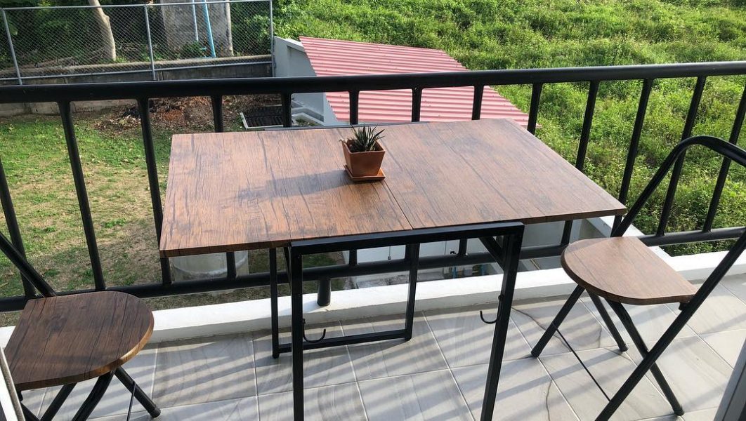 Guess what? This new little cute table has changed our routine. We have been spending our time in the morning and evening at our balcony more often than before. We enjoy the sun 🌞 everyday. Thank you for your idea @armyxxl