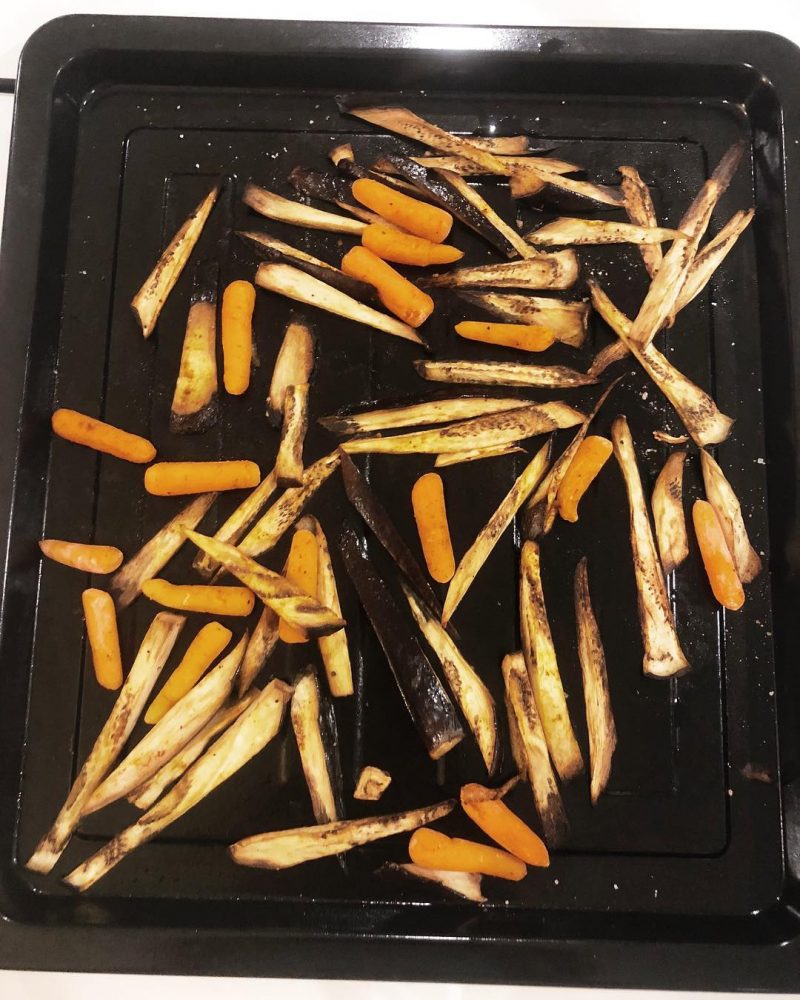 Friday snacks: baked eggplants and baby carrots
Ingredients 
1 big eggplant 🍆 
Baby carrots
1/2 tps paprika 
1/2 tps black pepper 
1 table spoon lime or lemon juice 
1/2- 2/3 tps Himalayan pink salt 
1-1 1/2 table spoon olive oil
Directions
-Preheat oven at 400 F or 200 C
-Spray olive oil on a baking pan
-Mix all ingredients together with eggplants and baby carrots -bake them about 15-20 minutes