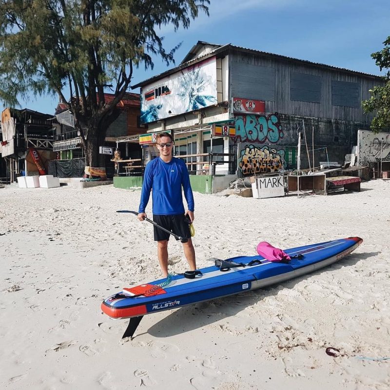 Markus and Ian finally arrived on the full moon party beach, Koh Phangan. It took them for 2 hours to paddle from Koh Samui to Koh Phangan. 😆 March 29, 2019 😆🏝🏖🌊