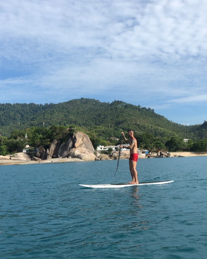 Enjoying our morning paddle  #perfectday #beachlife #islandlife #happyislanders #lifeisgreat #kohsamui #thailand #SUP  #standuppaddleboarding #paddleboard
