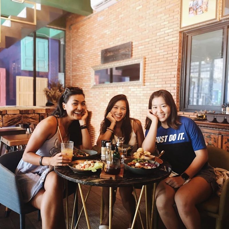 Eating trip with the girls, we had a good laugh 😆 and thank you for supporting my driving (especially parking). Lol 😆  4 hours of eating 🍽 🤪🤪🤪 We had 3 stops today:
1.Roadless travel
2.So cafe’ x Samui 
3.Lamello cafe 
Find the map of where I ate on:  girlonsamui.com/map
.
.
.
.
.
.
#trainhardeatharder