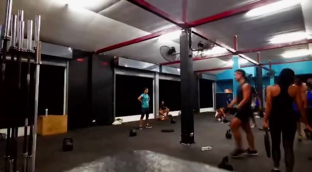 Super fun 7 pm CrossFit class! thank you for the video @fun_o_o .⠀
.⠀
.⠀
.⠀
.⠀
#crossfitdiary #fitness #crossfit #lamaibeachcrossfit #samui #thailand #crossfitsamui #getfitwithme #funworkout #stronggroup #workoutmotivation #workoutinspiration #goodvibes  #frontsquat #crossfitthailand #thailandcrossfit #crossfiteverydamnday
